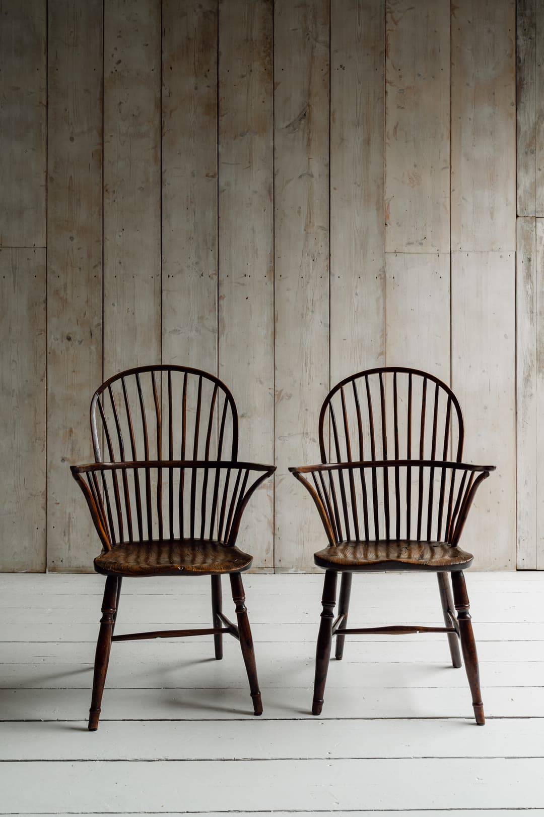 A Fine Pair of English Bow-Back Windsor Armchairs, Circa 1840-1870