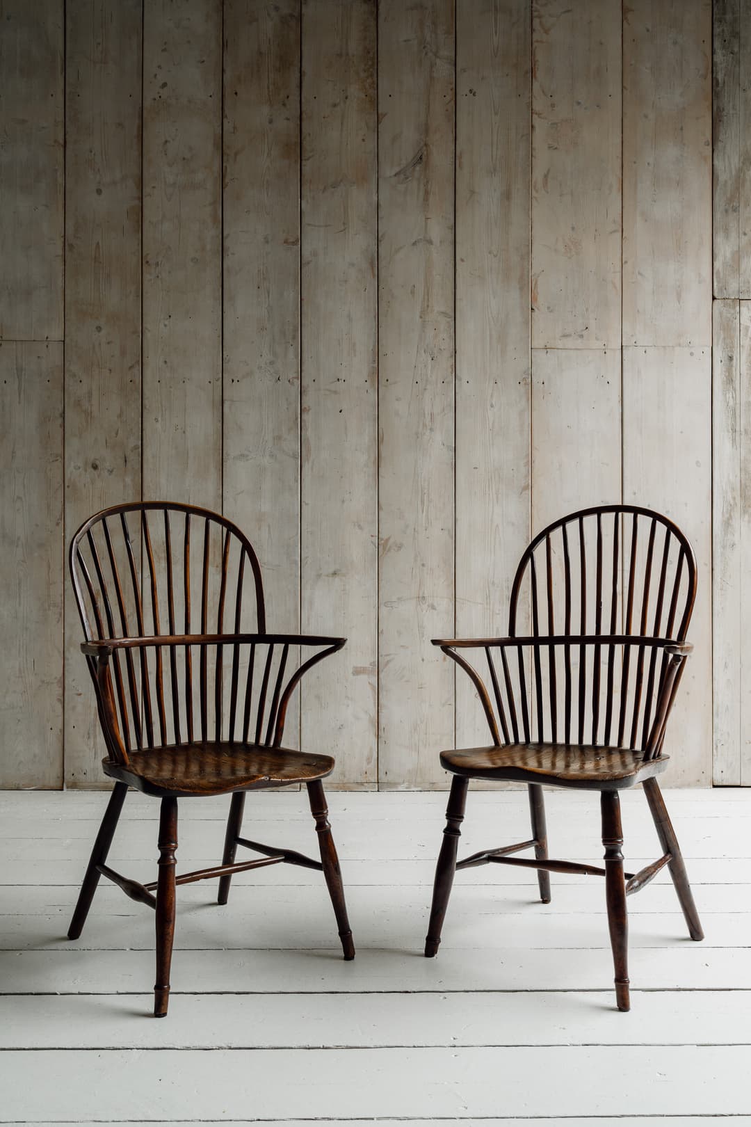 A Fine Pair of English Bow-Back Windsor Armchairs, Circa 1840-1870
