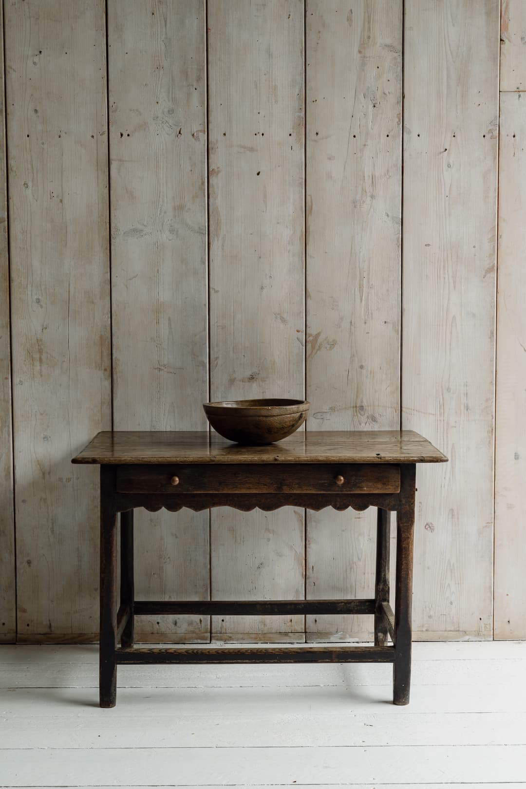 Exceptional Welsh Oak Side Table with an Extraordinary Figured Top, c.1800